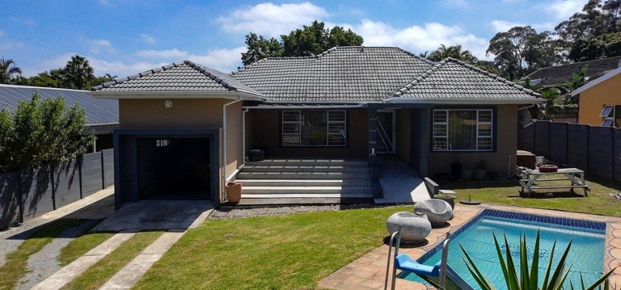 8 Bedroom Property for Sale in Abbotsford Eastern Cape